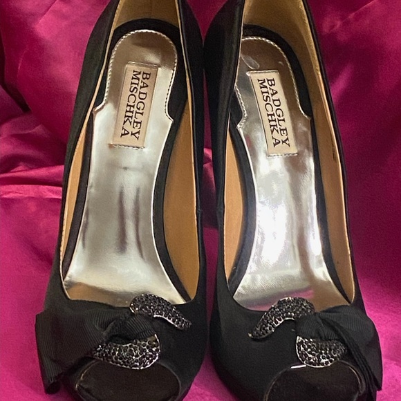 Badgley Mischka 8M Satin - Picture 3 of 7